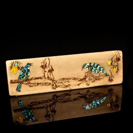 Recycled wood with tui