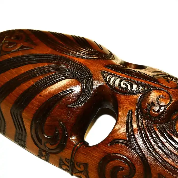 Large Māori waka mask