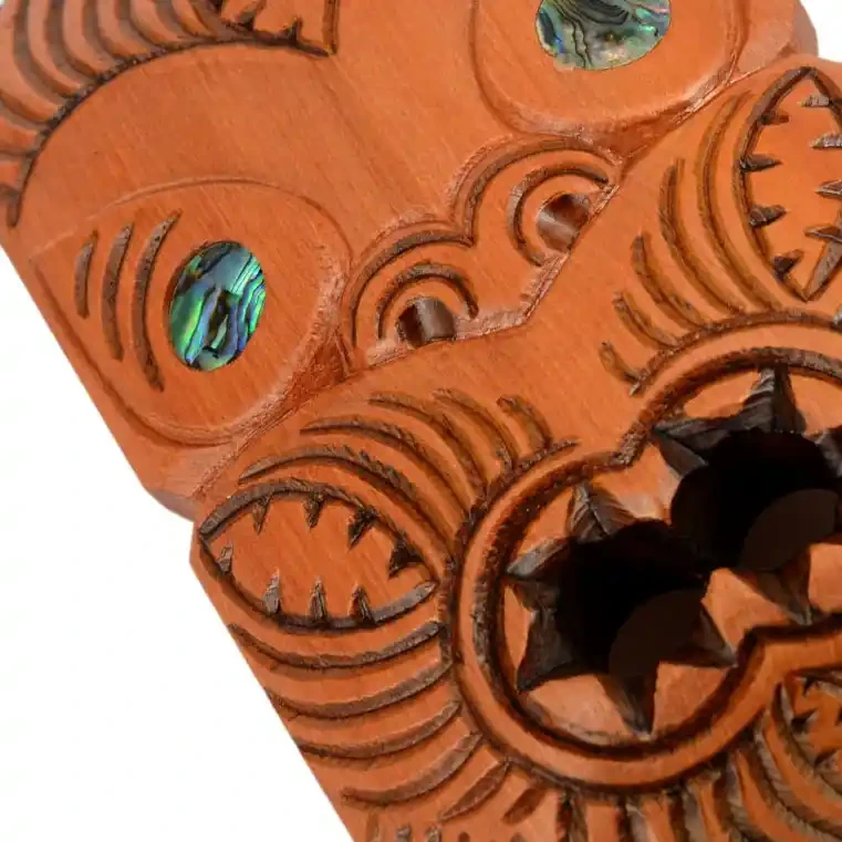 Māori koruru mask