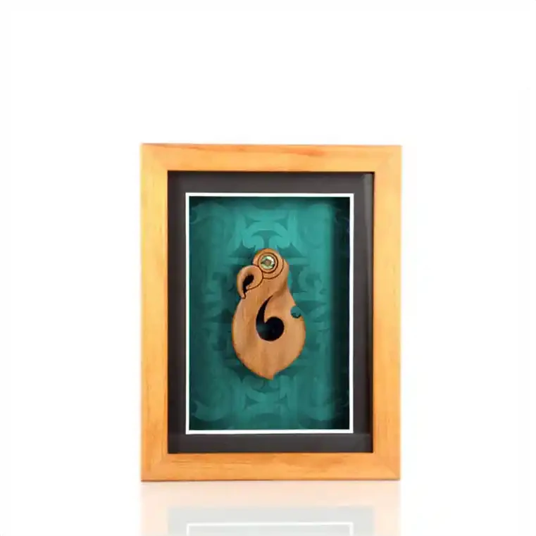 Small framed Māori fishhook