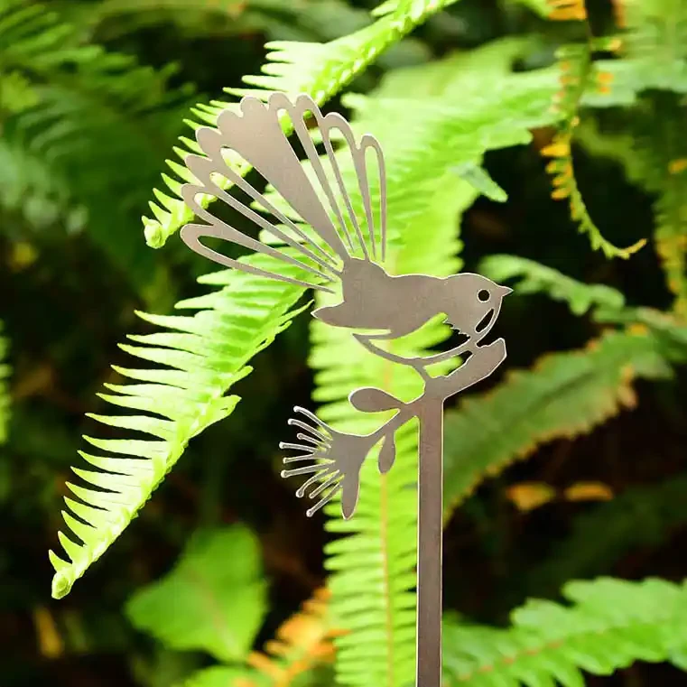 Metalbird fantail plant stake