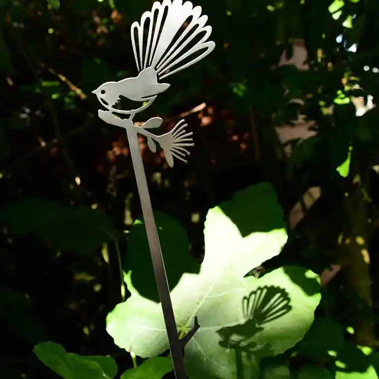 Metalbird fantail plant stake