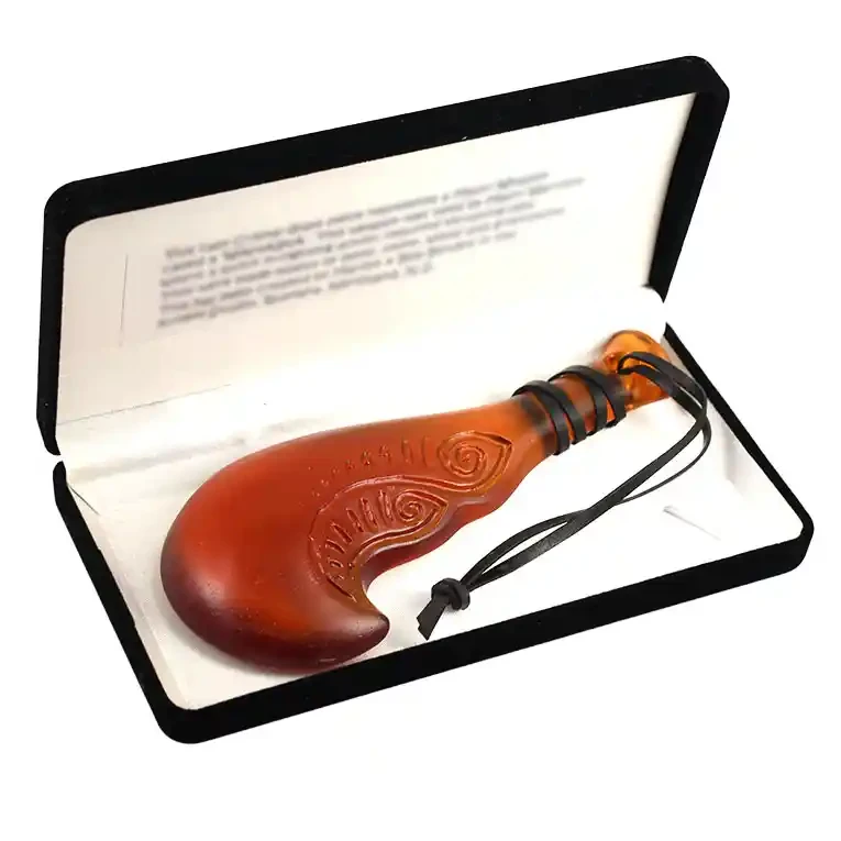 Māori glass mere (wahaika)