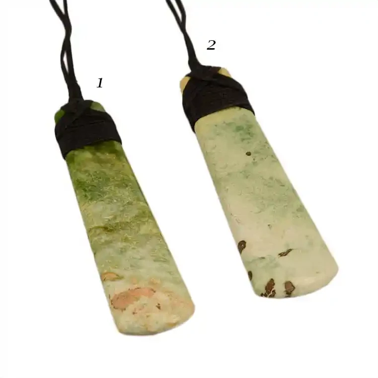 Large light greenstone toki