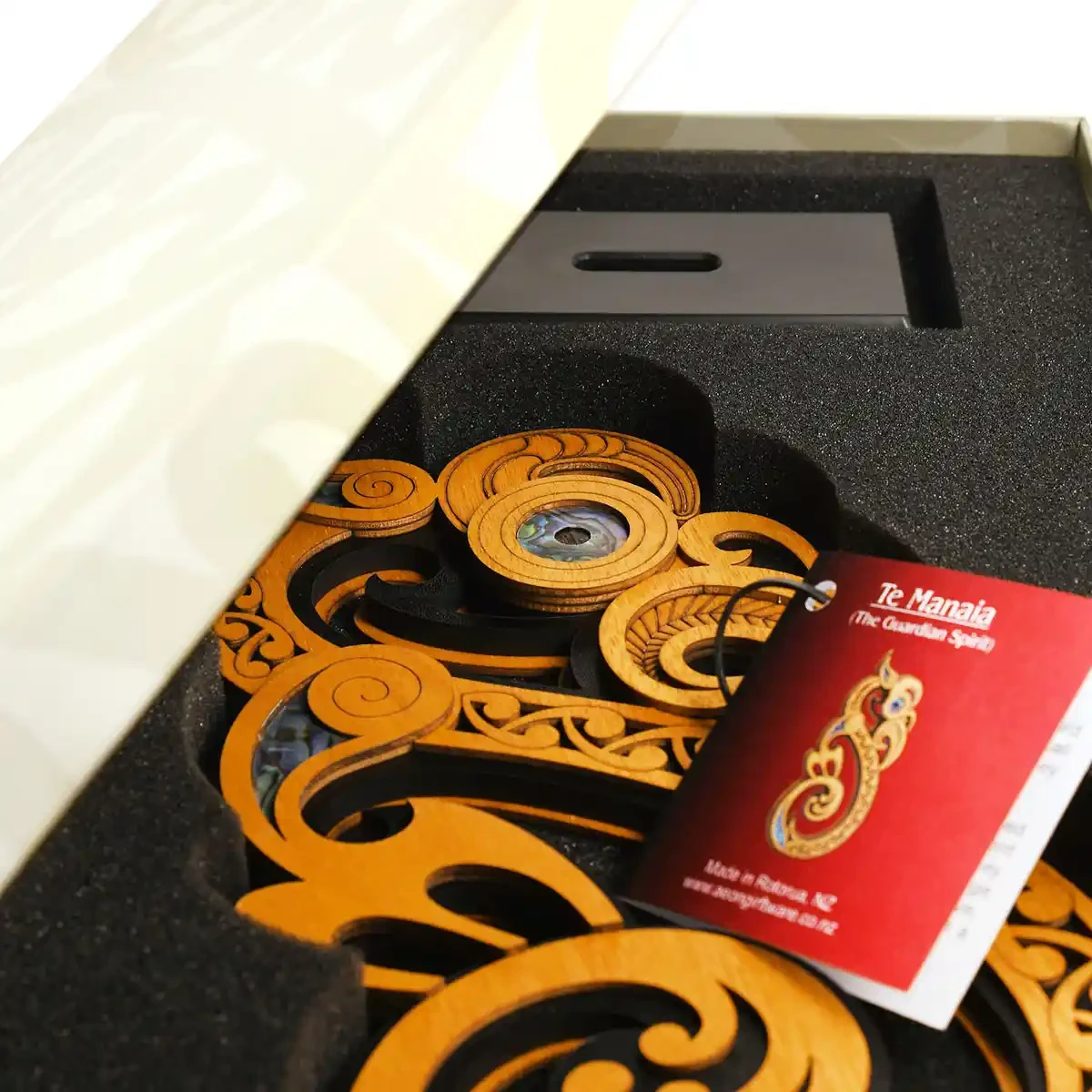 Double-sided Māori Manaia trophy