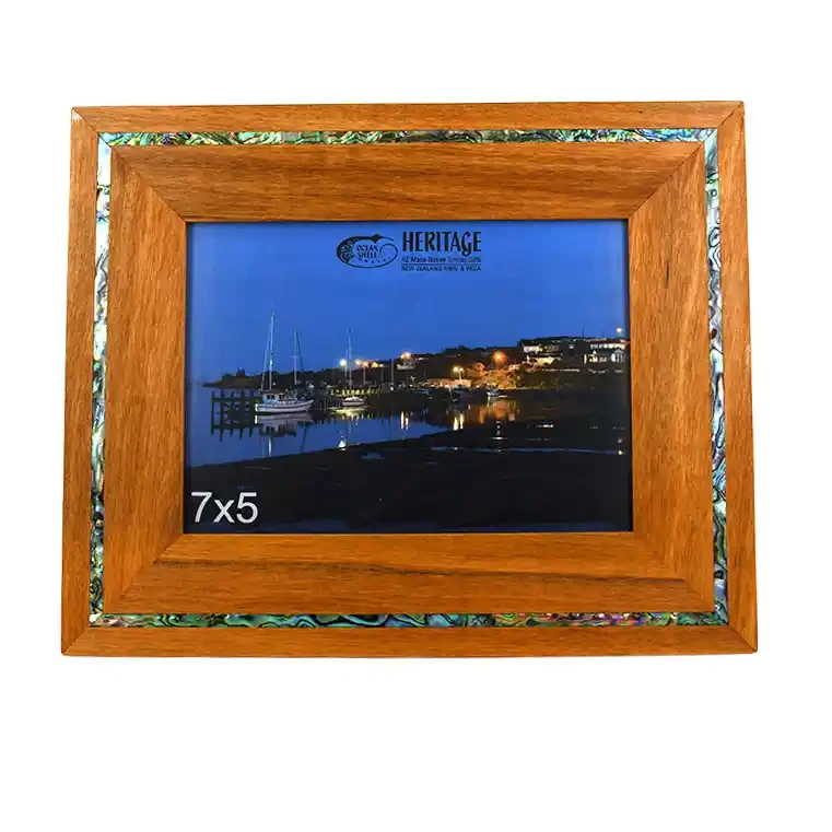Rimu frame fitting 7"x5" photo