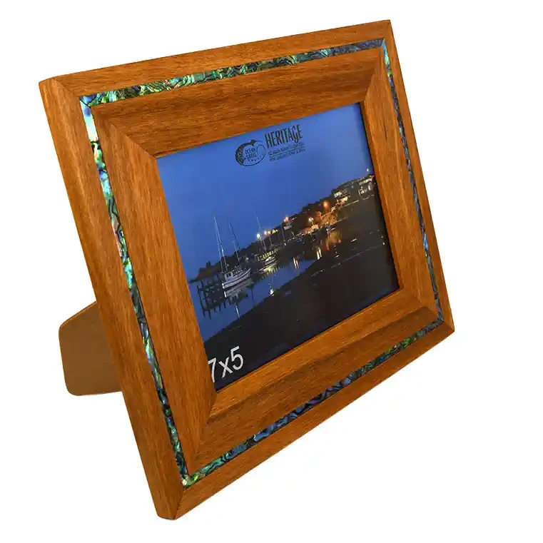 Rimu frame fitting 7"x5" photo