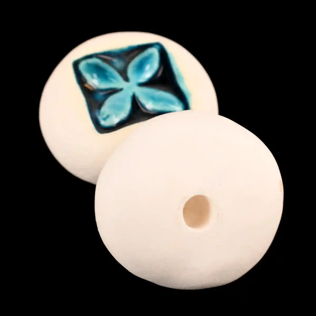 Ceramic pebbles, tapa