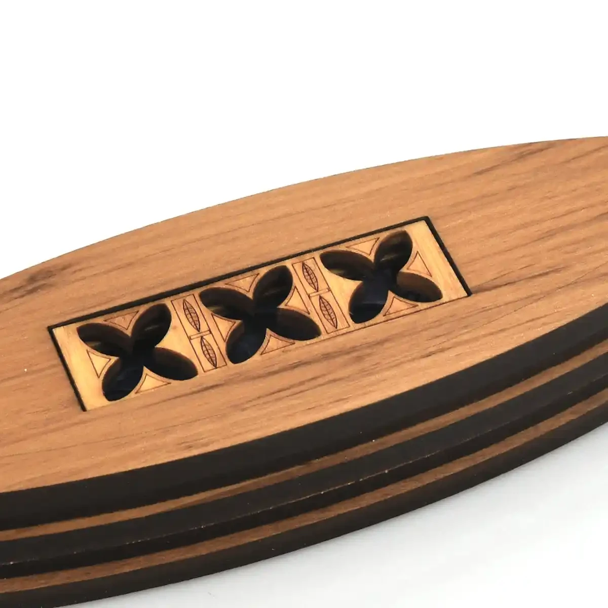 Tapa endeavour box: rimu box