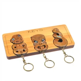 Māori key holder