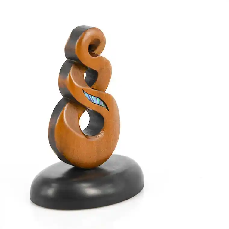Pikorua, double twist, on a stand